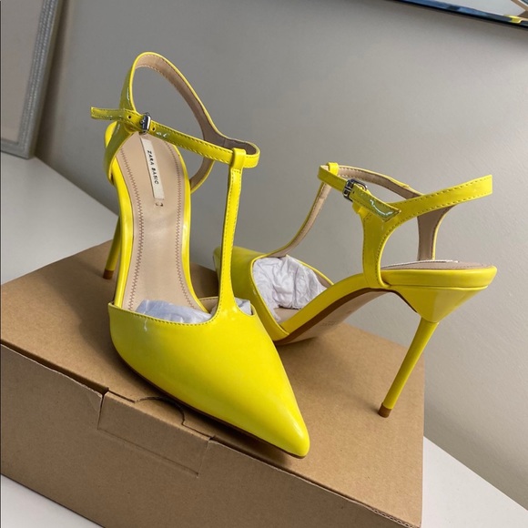 Women shoes - Picture 1 of 2